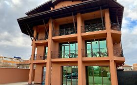 Хотел Враждебна